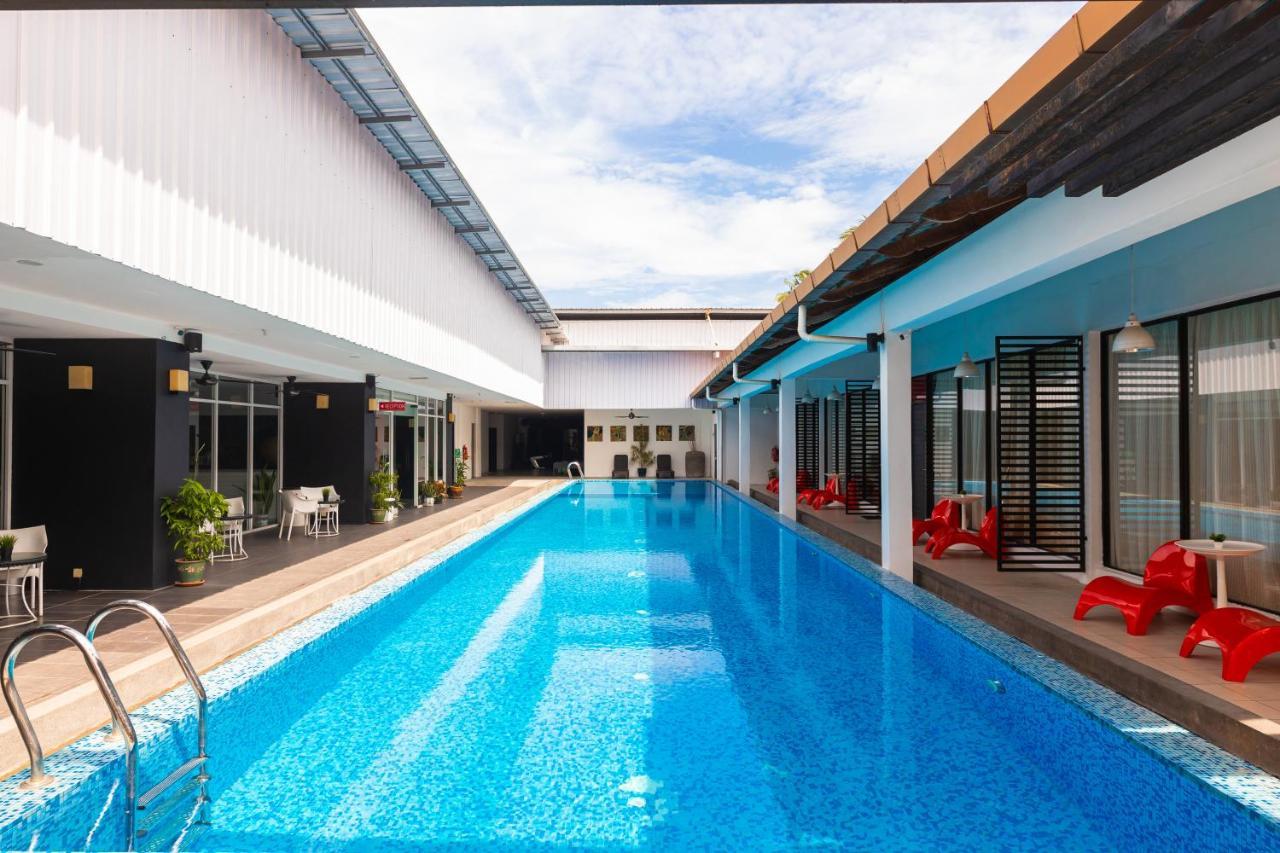 The Villa Langkawi Pantai Cenang  Exterior photo